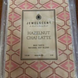 Jewelscent‎ hazelnut chai latte wax tarts